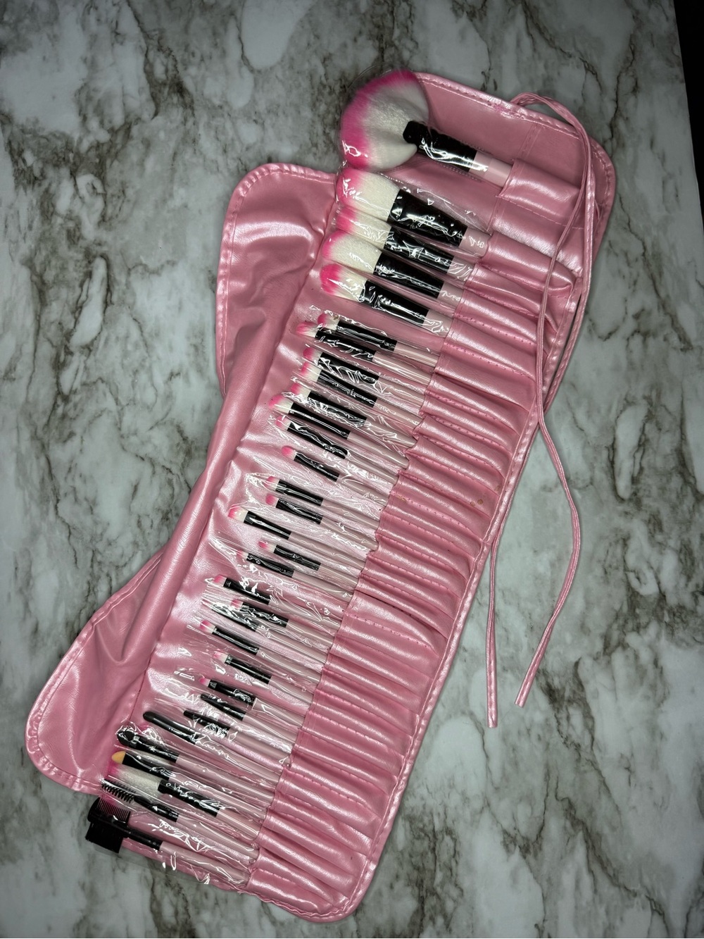 Full Pink Professional Makeup Brush Set with Roll-Up Case